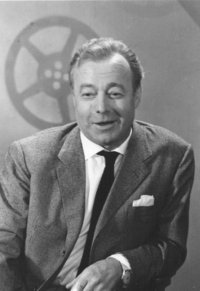 Heinz Rühmann am 30.09.1961 in der aktuellen Schaubude. Quelle: Staatsarchiv Hamburg © Fernsehmuseum Hamburg e.V.